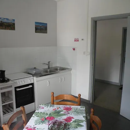 Rose, 4 Pers. Saint Antoine, Orcival, Sancy דירה