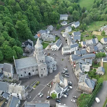 Rose, 4 Pers. Saint Antoine, Orcival, Sancy אורסיבל